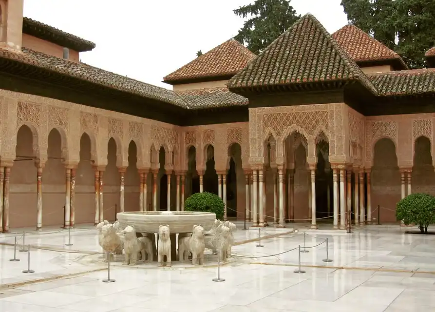 Alhambra Palazzi Nasridi